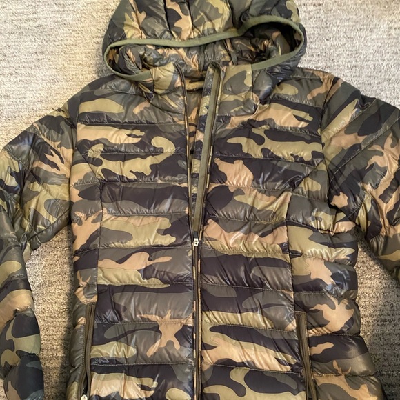 NEW aritzia jacket - Picture 1 of 5